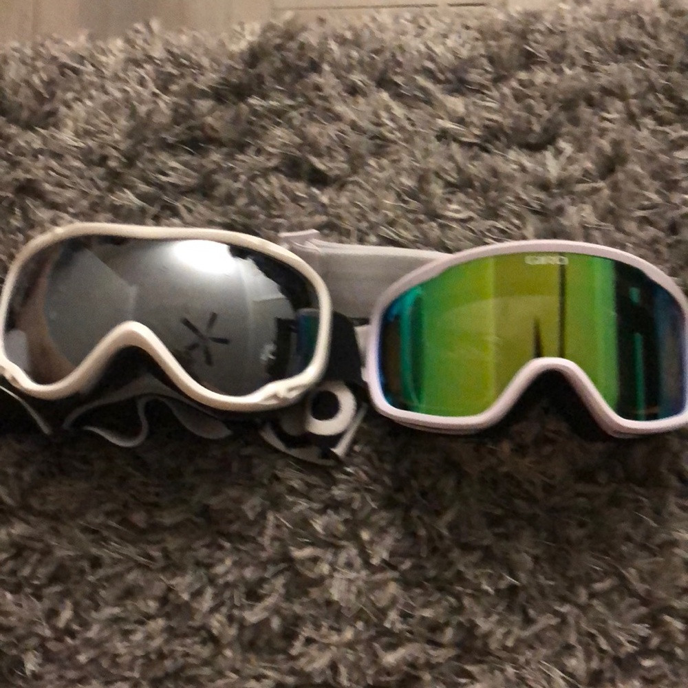Ski Goggles 95% new A pair
